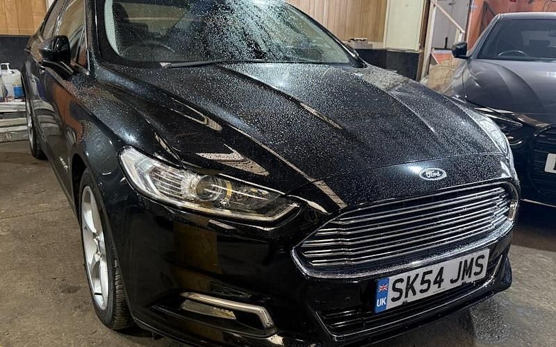 Usado Ford Mondeo Titanium 190 HP (139 kW) 2017 Sedan