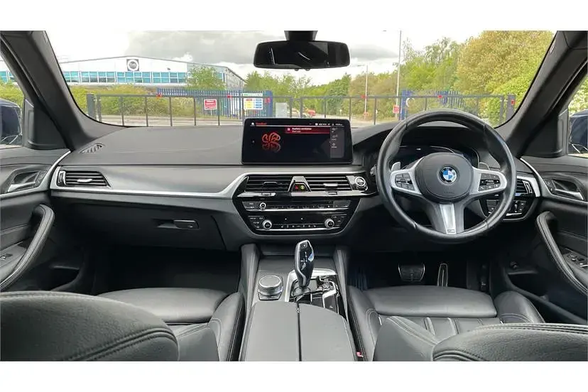 Used BMW 520 M Sport 190 HP (139 kW) 2023 Tanzanite blue