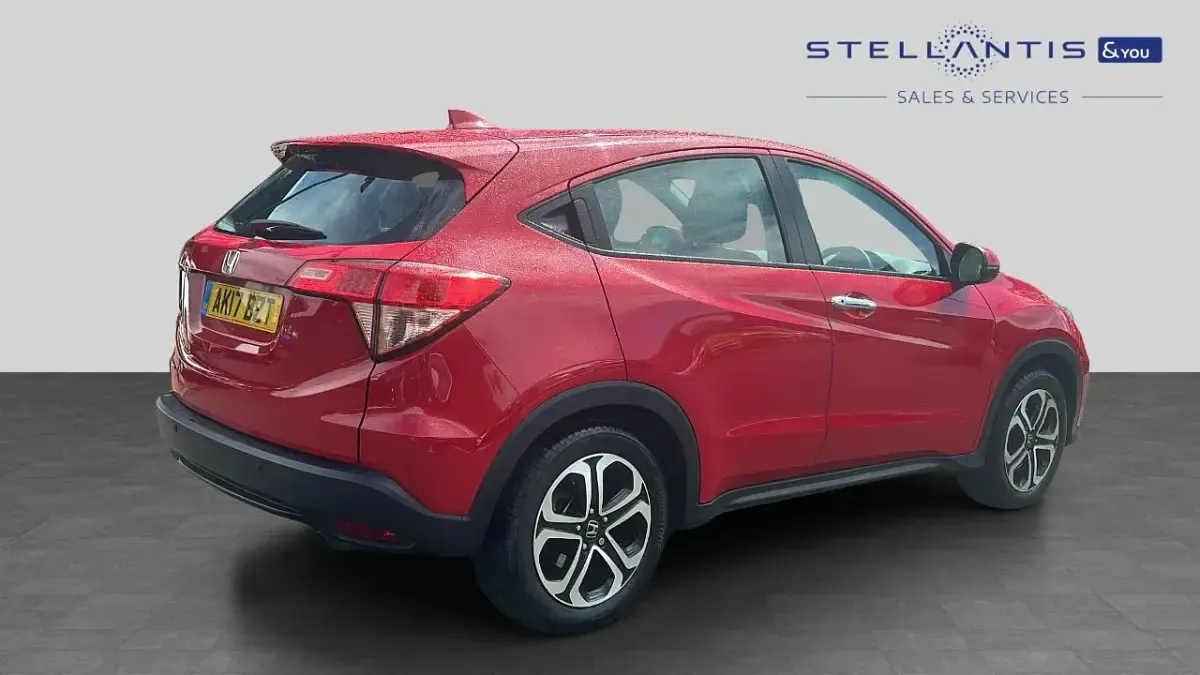 Used Honda HR-V SE 128 HP (94 kW) 2017 Red SUV