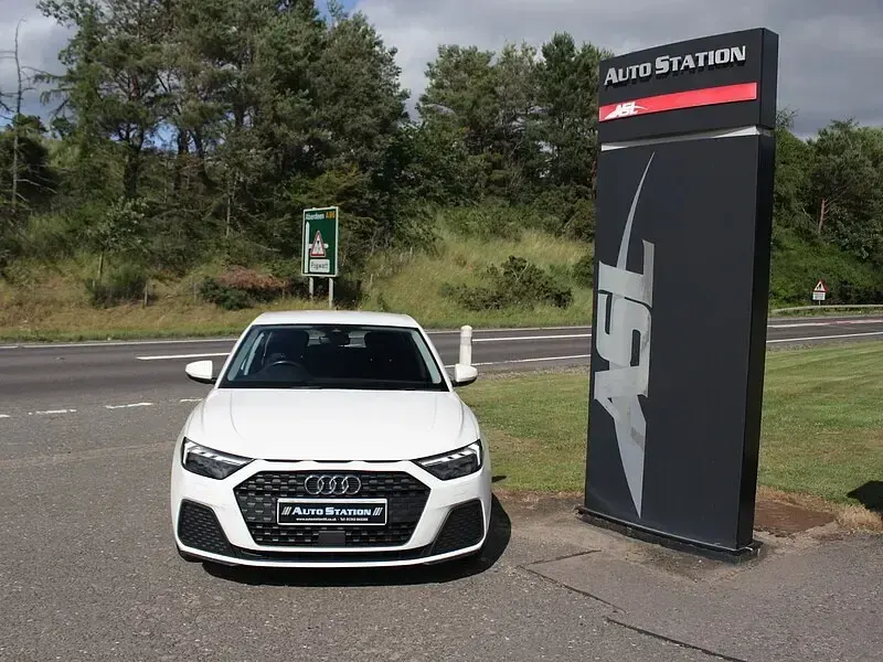 Used Audi A1 Sportback Design 95 HP (69 kW) 2020 White Hatchback