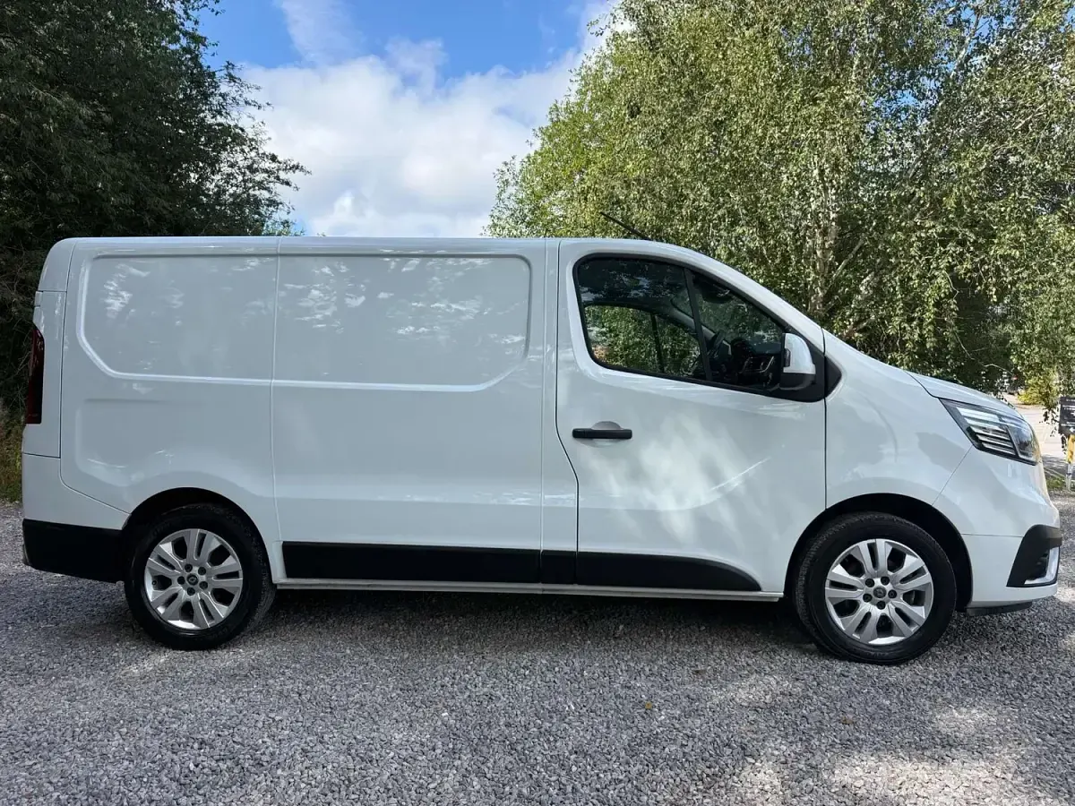 Used Renault Trafic 2022 White MPV
