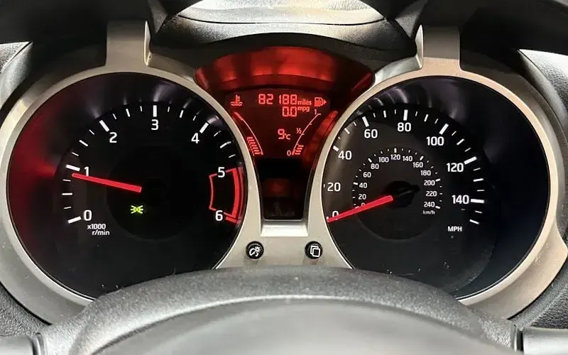 Used Nissan Juke N-Connecta 110 HP (80 kW) 2016 Black SUV