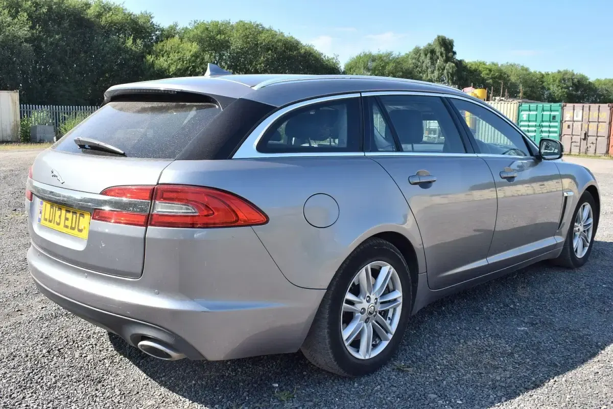 Used Jaguar XF Sportbrake Luxury 200 HP (147 kW) 2013 Grey Estate