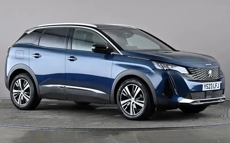 Begagnad Peugeot 3008 Allure+ 131 HK (96 kW) 2023 SUV