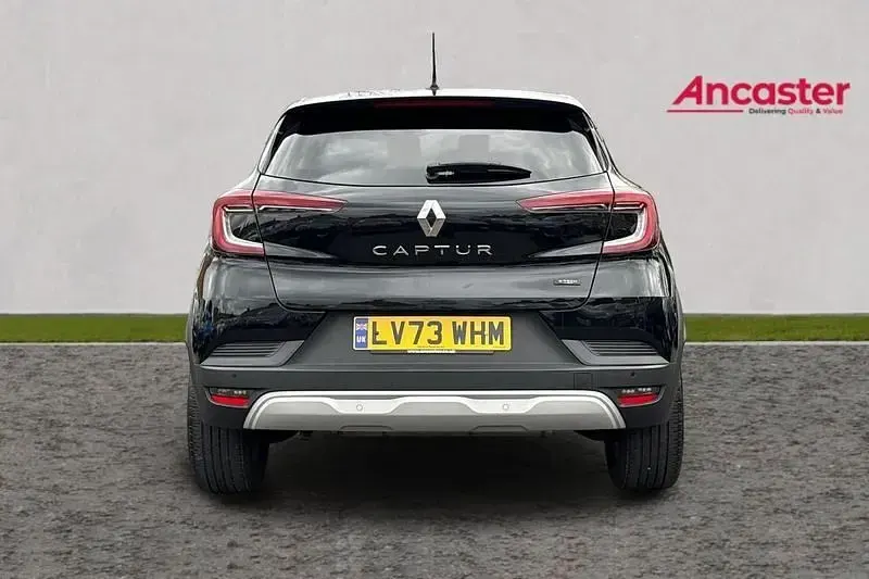 Second-hand Renault Captur Evolution 143 CP (105 kW) 2023 Negru SUV