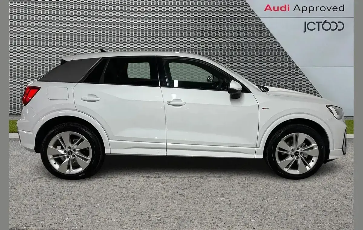 Used Audi Q2 S-Line 147 HP (108 kW) 2026 White SUV