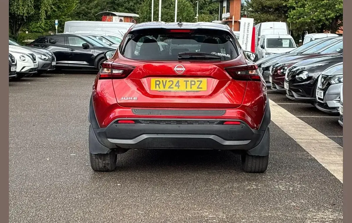 Used Nissan Juke Tekna 112 HP (82 kW) 2024 Red SUV