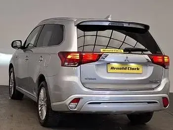 Used Mitsubishi Outlander P-HEV 177 HP (130 kW) 2018 Silver SUV