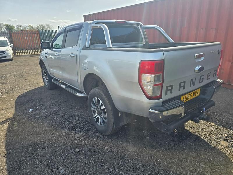 Usado Ford Ranger Limited 200 CV (147 kW) 2015 Plateado Pickup/Camioneta