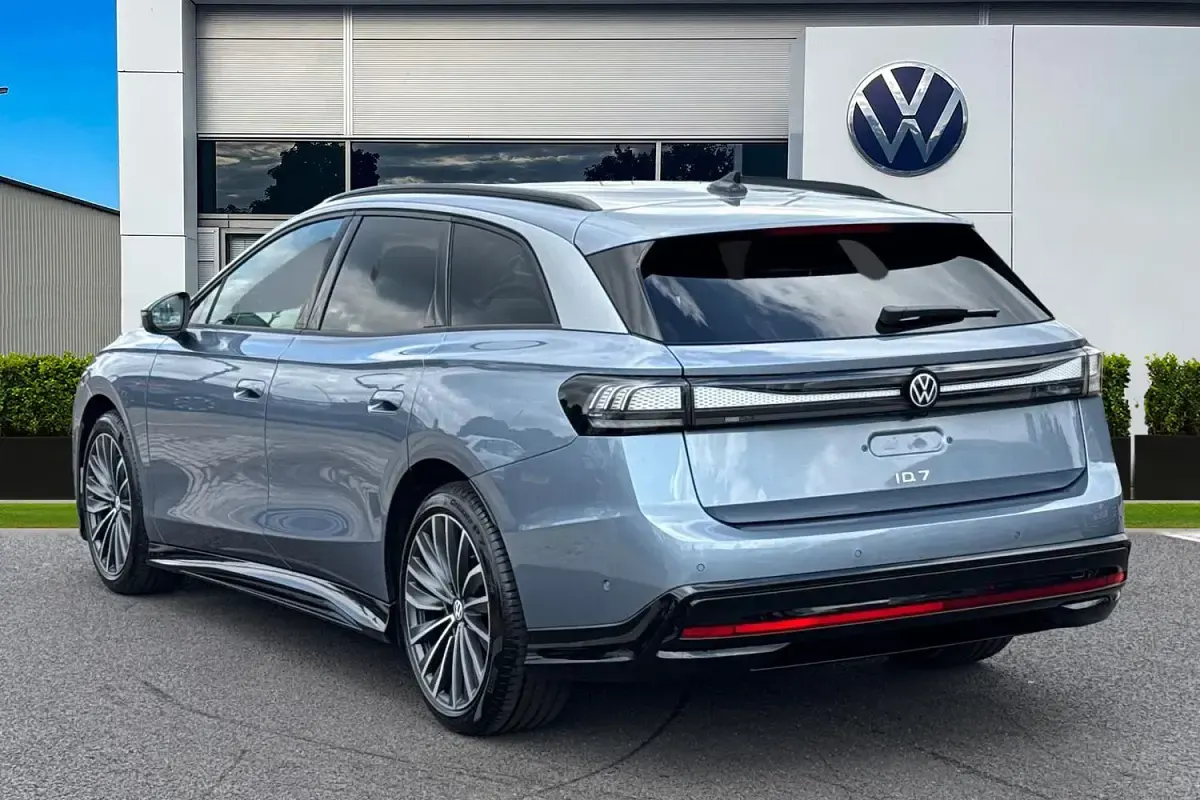 New VW ID.7 Pro 210 kW (286 HP) 2026 Blue Estate