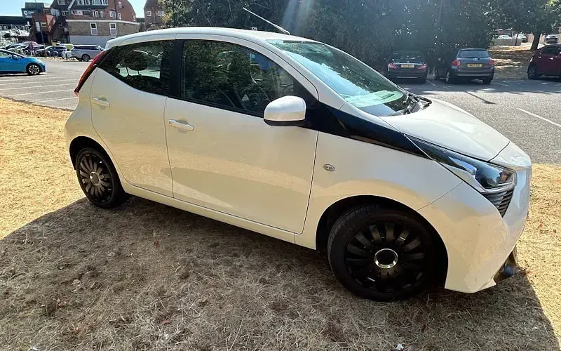 Used Toyota Aygo X-play 72 HP (52 kW) 2019 White Hatchback