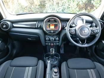Używany Mini Cooper S Classic 192 KM (141 kW) 2020 Niebieski Hatchback