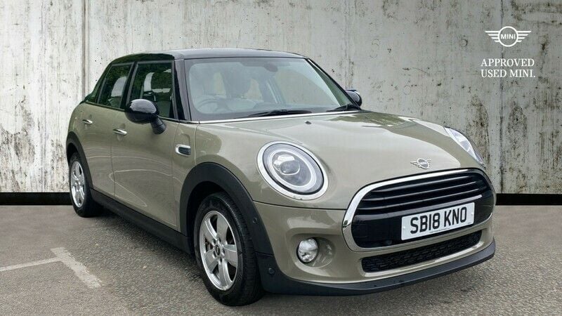 Grey Used 2018 Mini Cooper Hatch Hatchback | £15,970 (Expensive) - Image 1/4