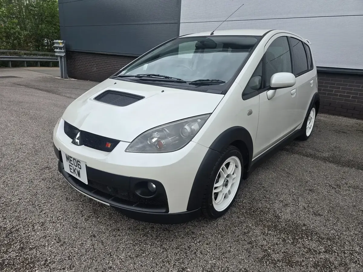 Used Mitsubishi Colt Edition 2006 White Hatchback