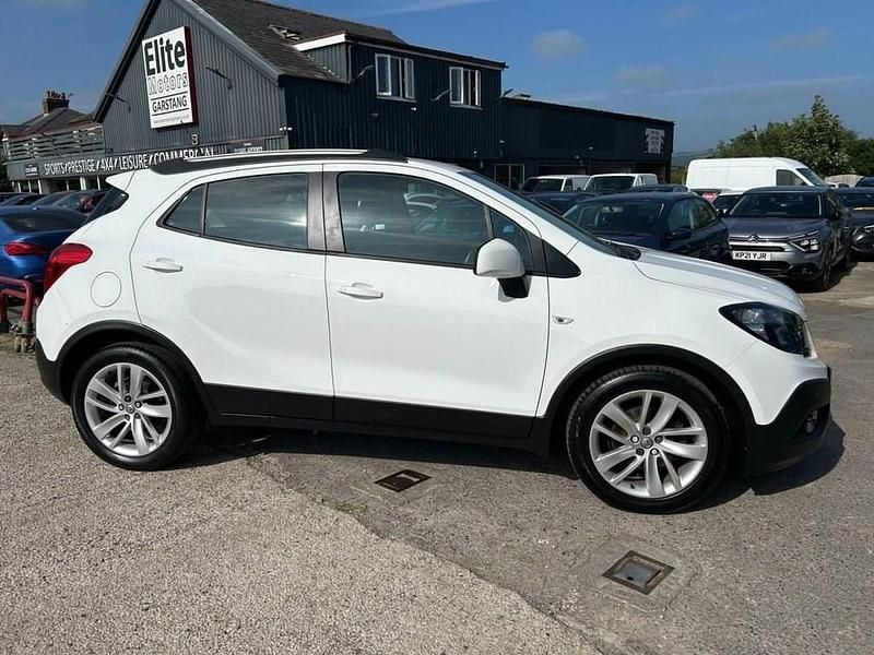 White Used 2016 Vauxhall Mokka S SUV | £6,495 (Fair price) - Image 1/4
