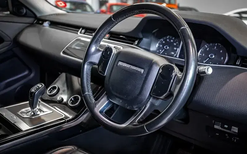 Used Land Rover Range Rover evoque S 182 HP (133 kW) 2019 White SUV