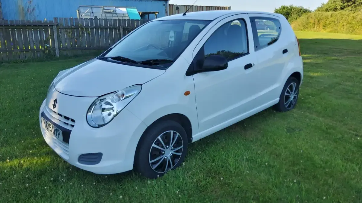 Used Suzuki Alto 68 HP (50 kW) 2015 White Hatchback