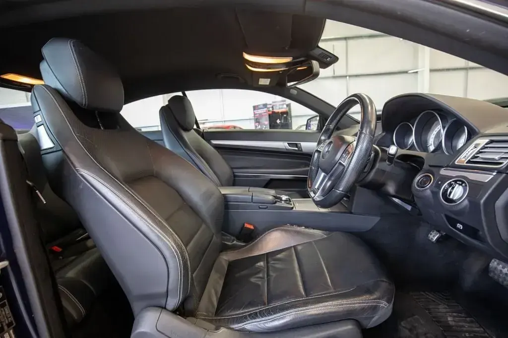 Usado Mercedes E250 AMG line 204 HP (150 kW) 2014 Azul Coupé
