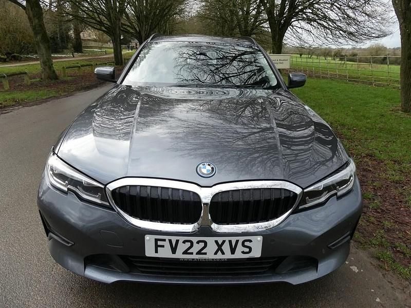 Used BMW 330e Comfort Edition 288 HP (211 kW) 2022 Grey Estate