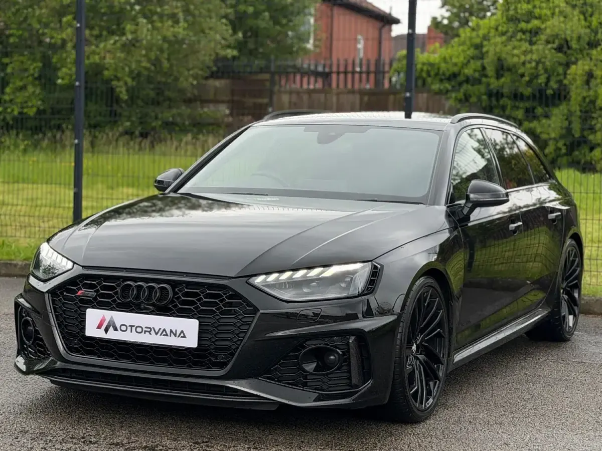 Used Audi RS4 Comfort 450 HP (330 kW) 2020 Black Estate