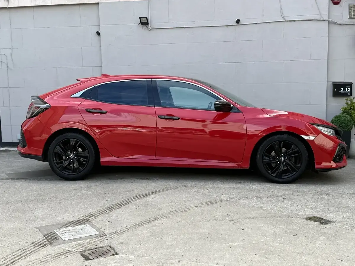 Used Honda Civic EX 126 HP (92 kW) 2020 Red Hatchback