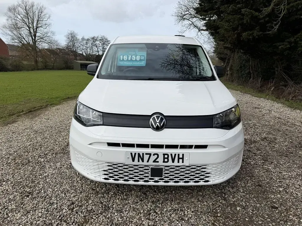 Used VW Caddy S 102 HP (75 kW) 2022 White MPV