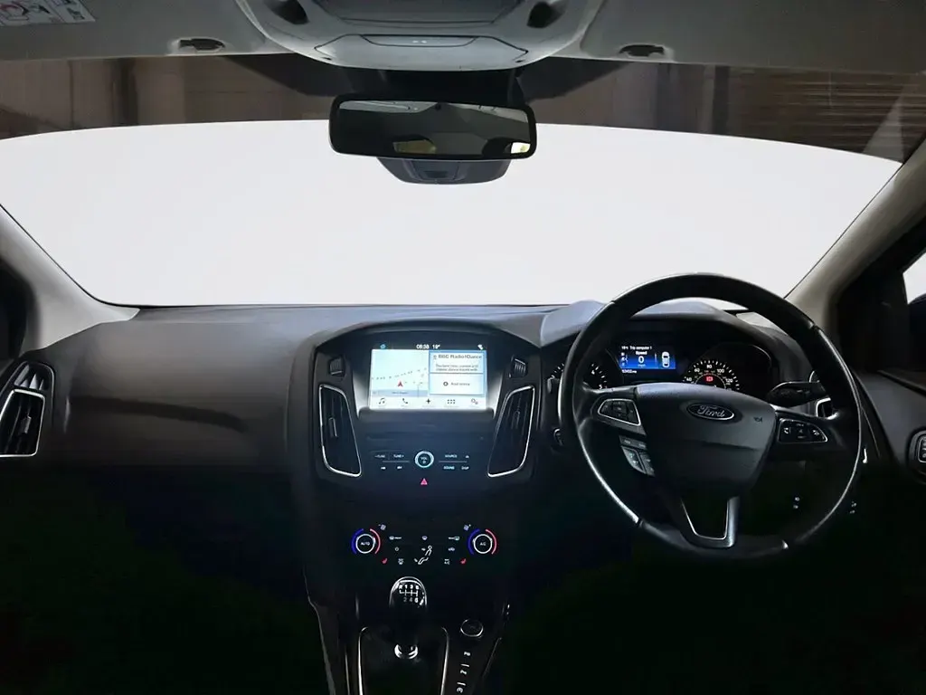 Używany Ford Focus Titanium X 120 KM (88 kW) 2017 Niebieski Hatchback