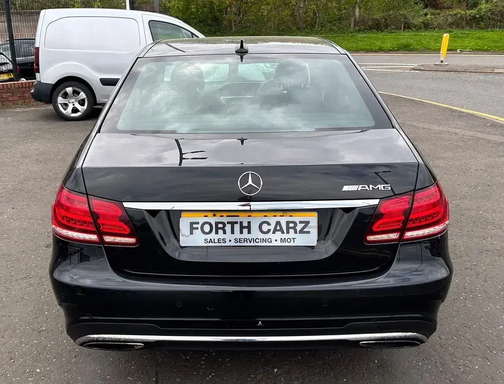 Begagnad Mercedes E220 AMG line 177 HK (130 kW) 2014 Svart Sedan