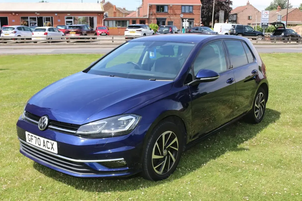 Used VW Golf VII Edition 150 HP (110 kW) 2020 Blue Hatchback