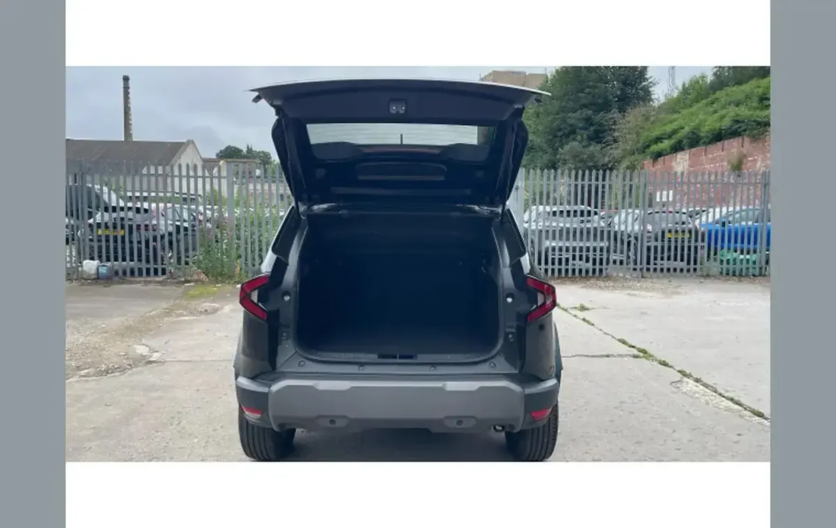 Used Dacia Duster Extreme 143 HP (105 kW) 2025 Black SUV