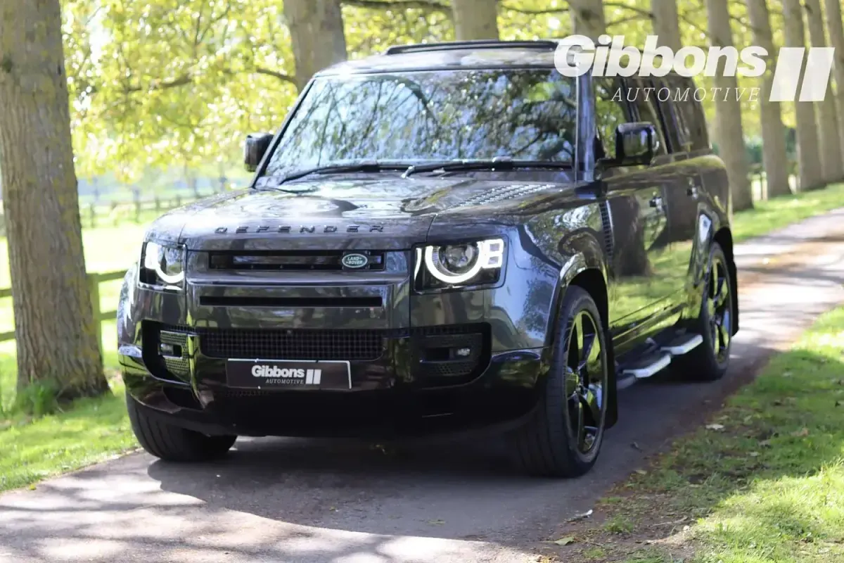 Used Land Rover Defender 525 HP (386 kW) 2024 Grey SUV