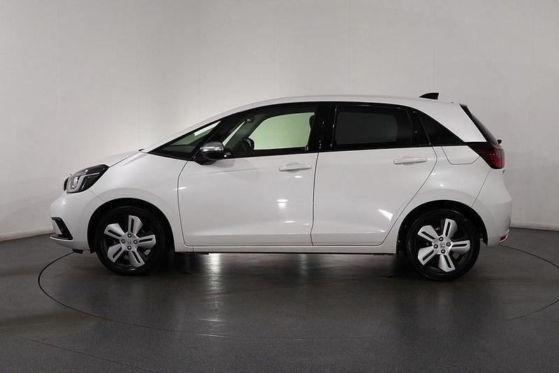 Begagnad Honda Jazz Hybrid 2023 Vit Halvkombi
