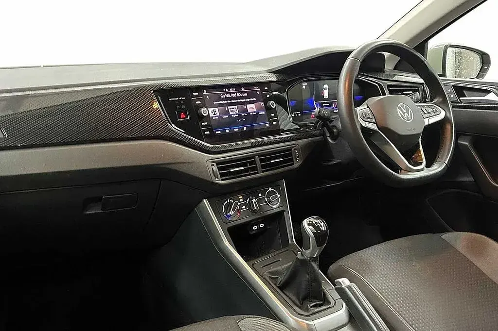 Used VW Polo 95 HP (69 kW) 2024 Hatchback