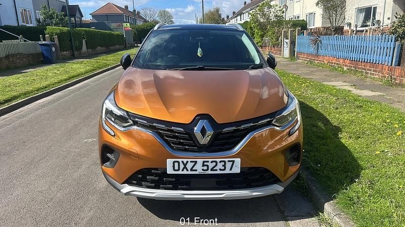 Used Renault Captur Iconic 131 HP (96 kW) 2020 Orange/black SUV