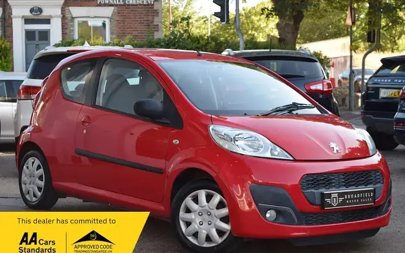 Used Peugeot 107 Active 68 HP (50 kW) 2014 Hatchback