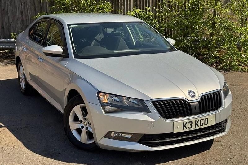 Used Skoda Superb 120 HP (88 kW) 2016 Silver Hatchback