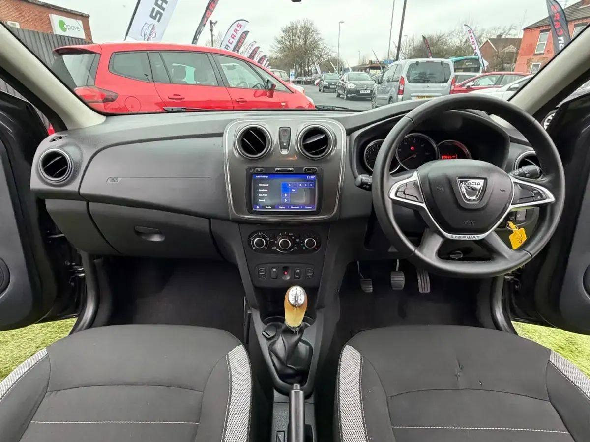 Used Dacia Sandero Lauréate 90 HP (66 kW) 2017 Black Hatchback