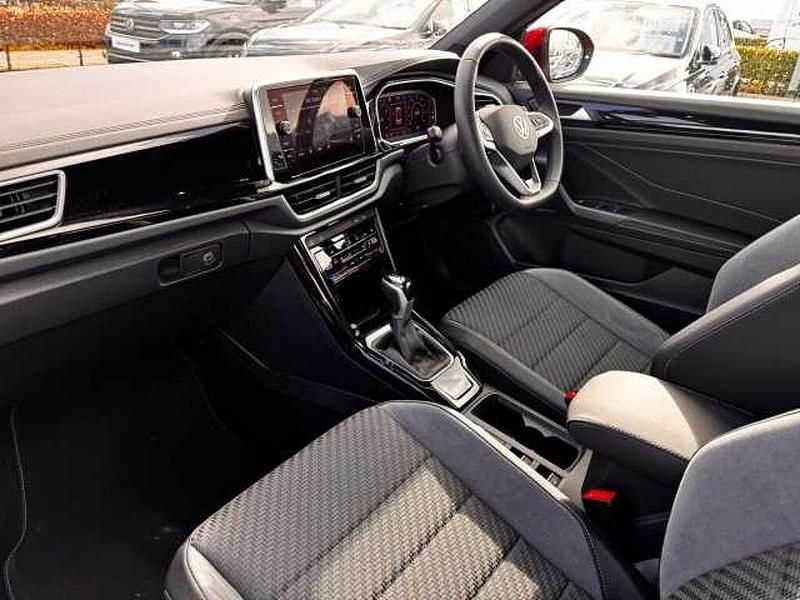 New VW T-Roc 150 HP (110 kW) 2025 SUV