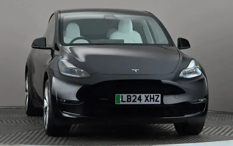Used Tesla Model Y Long Range AWD 286 kW (389 HP) 2025 SUV