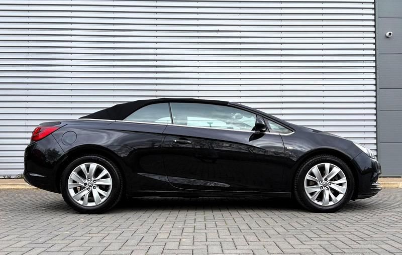 Używany Vauxhall Cascada 2013 Czarny Kabriolet