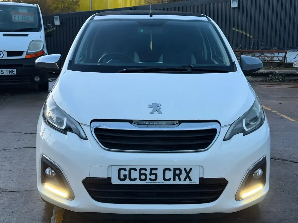 Used Peugeot 108 Roland Garros 82 HP (60 kW) 2016 White Hatchback