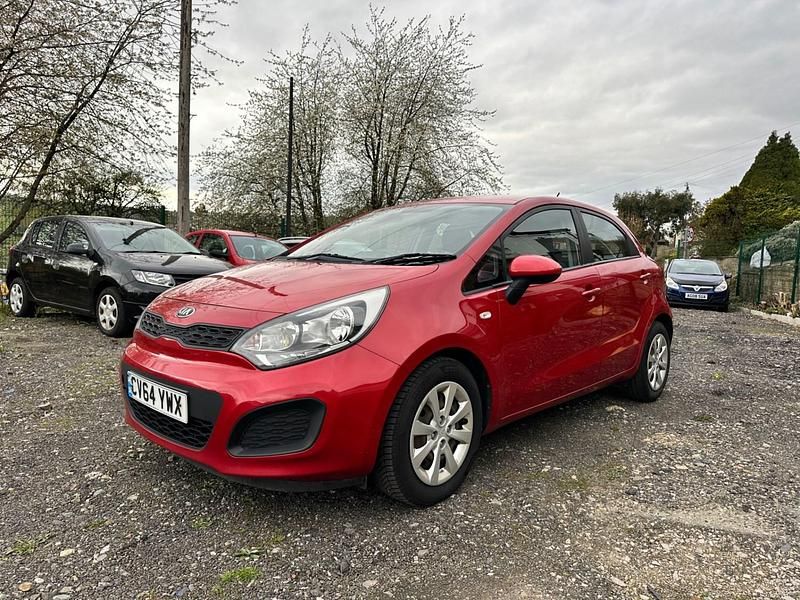 Used Kia Rio 2014 Red Hatchback