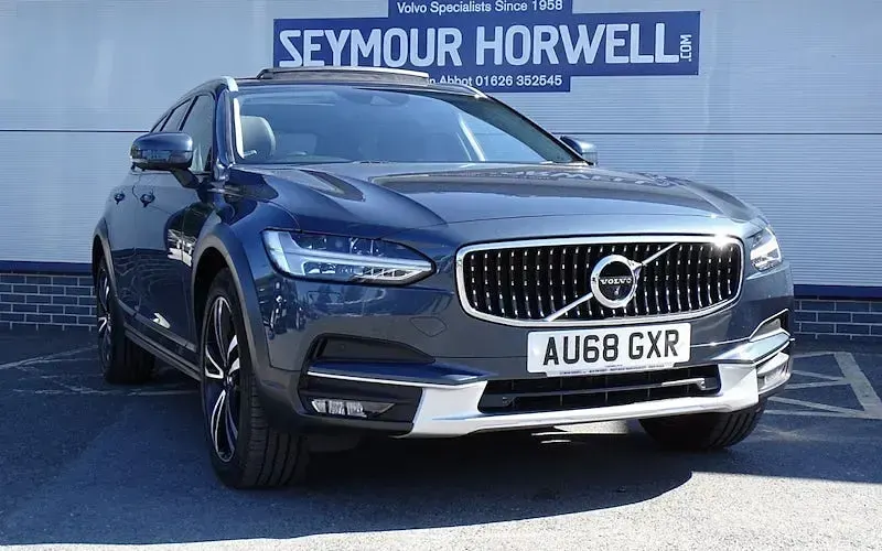 Used Volvo V90 CC Pro 190 HP (139 kW) 2019 Estate