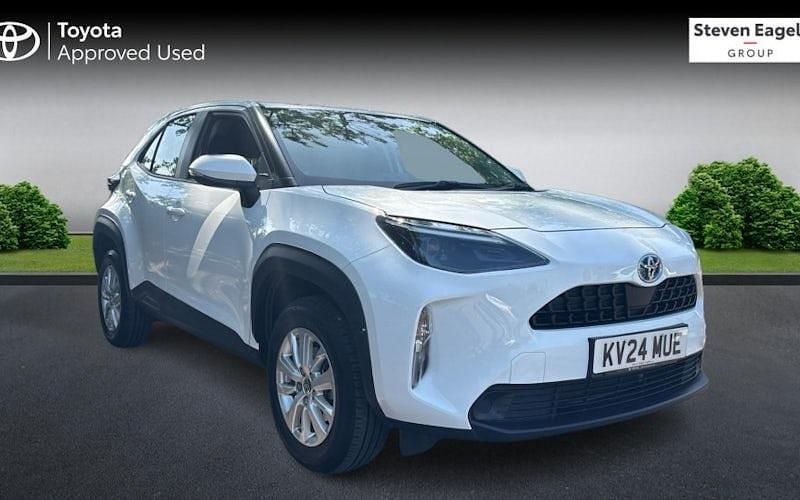 Used 2025 Toyota Yaris Hybrid Estate | £21,191 (Good price) - Image 1/4