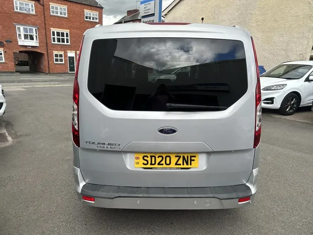 Used Ford Grand Tourneo Connect Titanium 120 HP (88 kW) 2020 Silver MPV