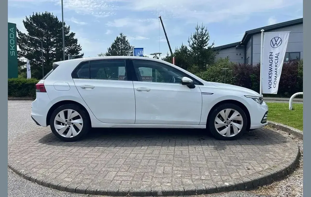 Used VW Golf VIII Style 147 HP (108 kW) 2020 White Hatchback