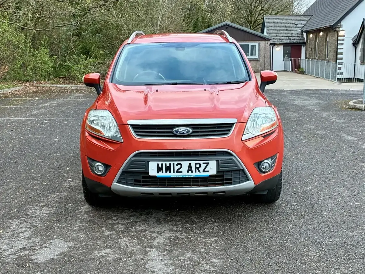 Begagnad Ford Kuga Titanium 160 HK (117 kW) 2012 Röd SUV