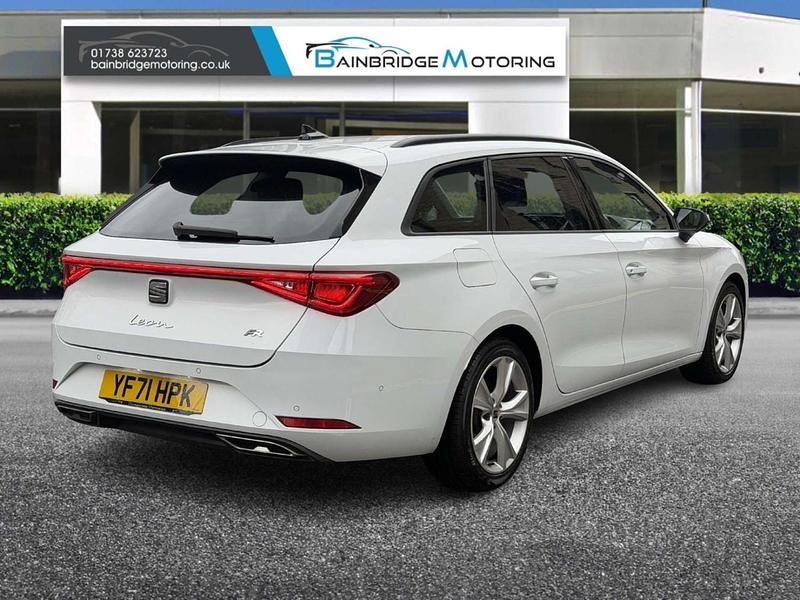 Used Seat Leon FR 130 HP (95 kW) 2021 White Estate