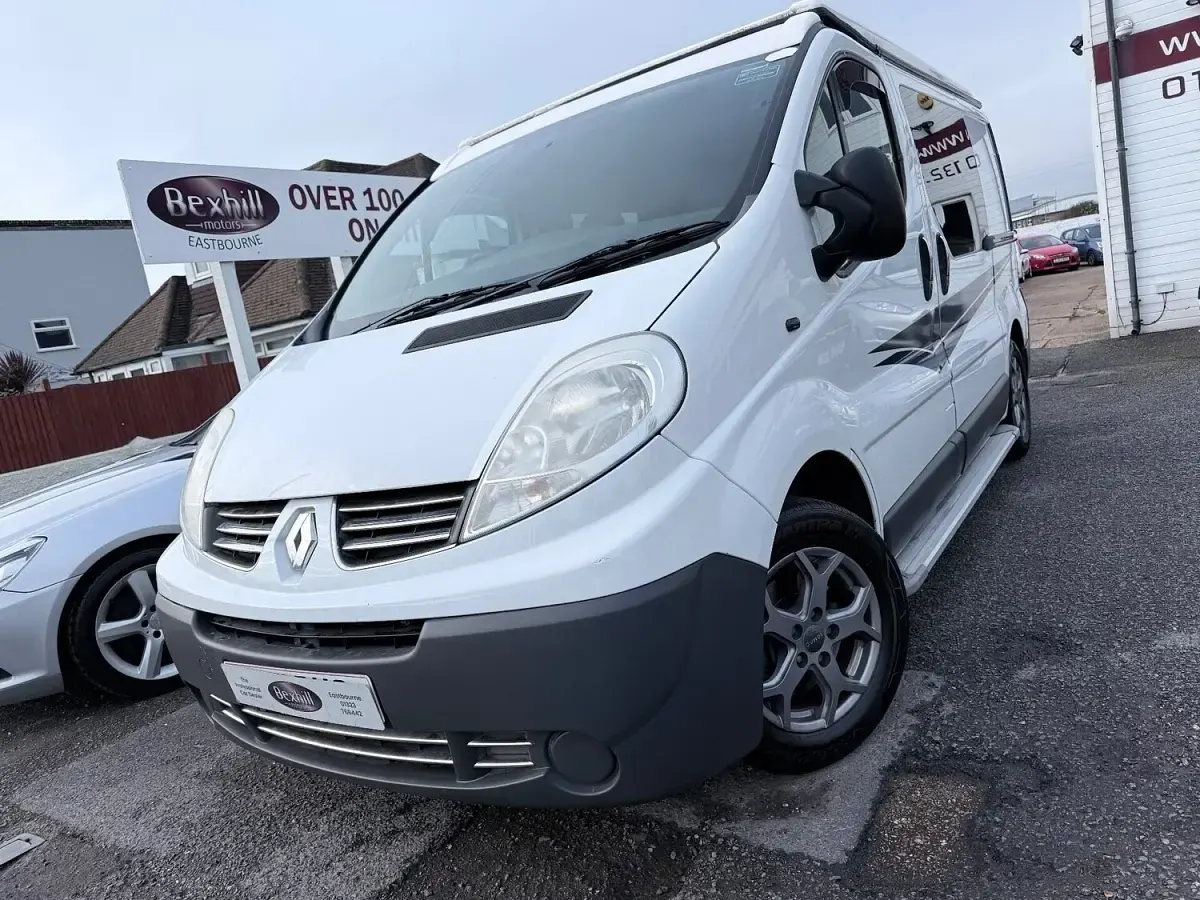 Used Renault Trafic 115 HP (84 kW) 2011 White MPV