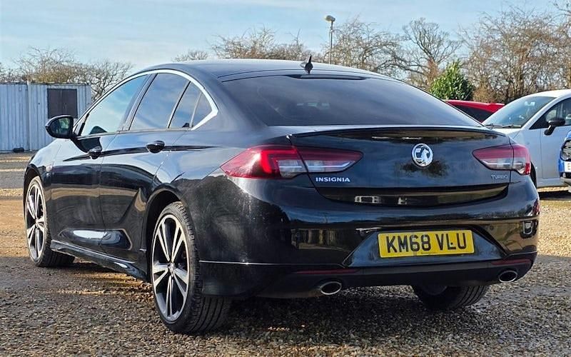 Used Vauxhall Insignia SRi 200 HP (147 kW) 2019 Black Hatchback